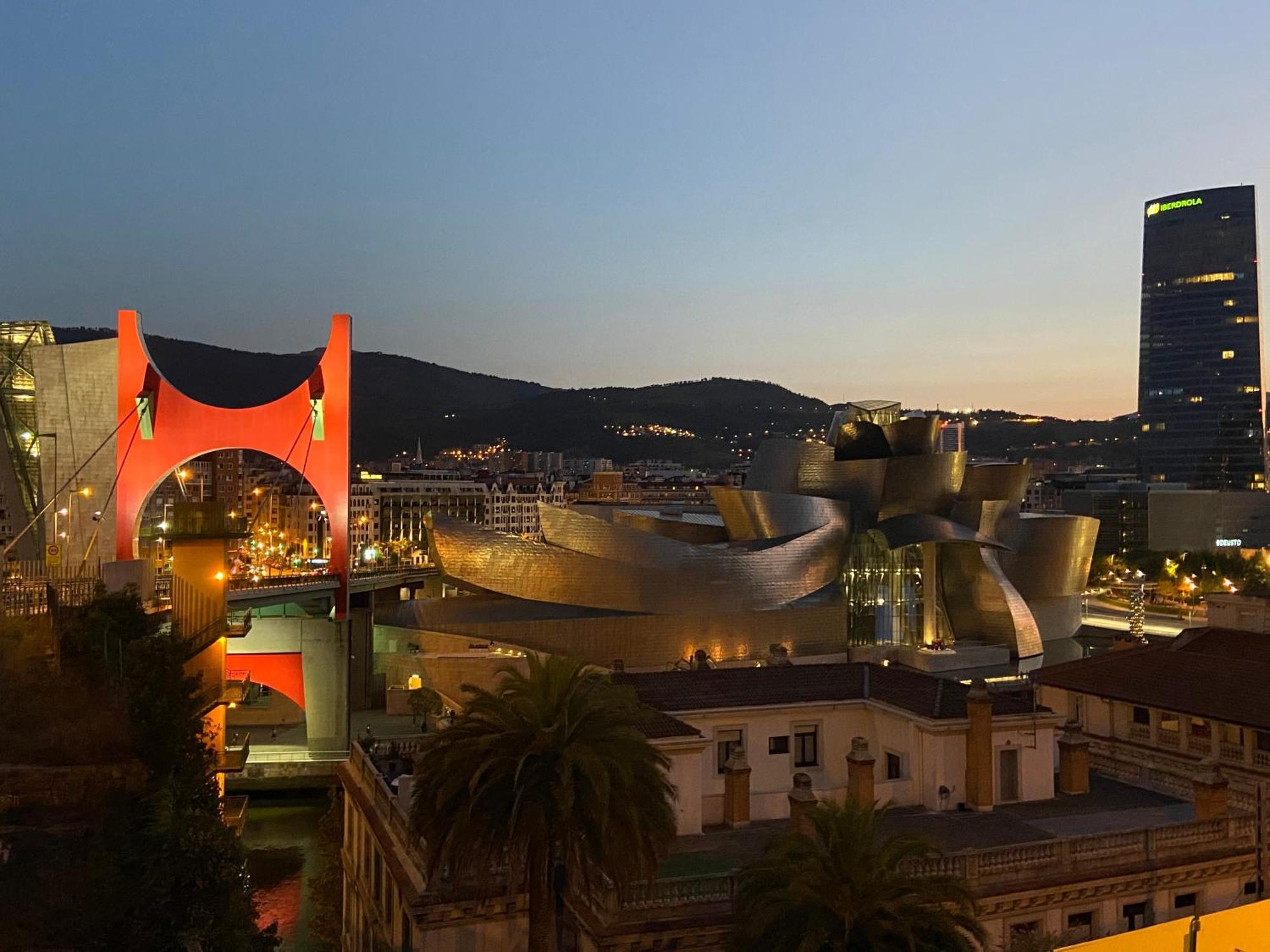 110 M2 Central Apartment In Abando Close To Guggenheim With Parking Bilbau Exterior foto